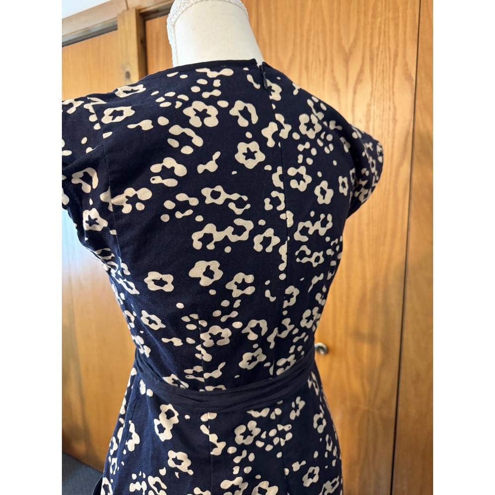 Ann Taylor LOFT Navy Blue White Floral Fit Flare Dress‎ with Pockets Size 2 - Picture 3 of 5